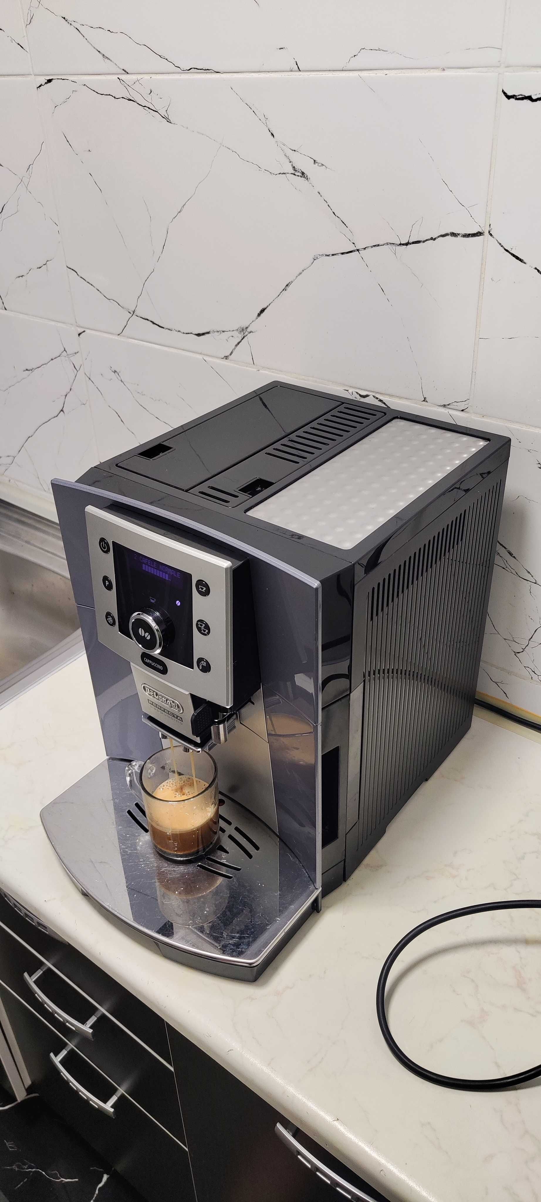 Espressor Automat DeLonghi ESAM 5500.M Aparat cu Cafea Boabe