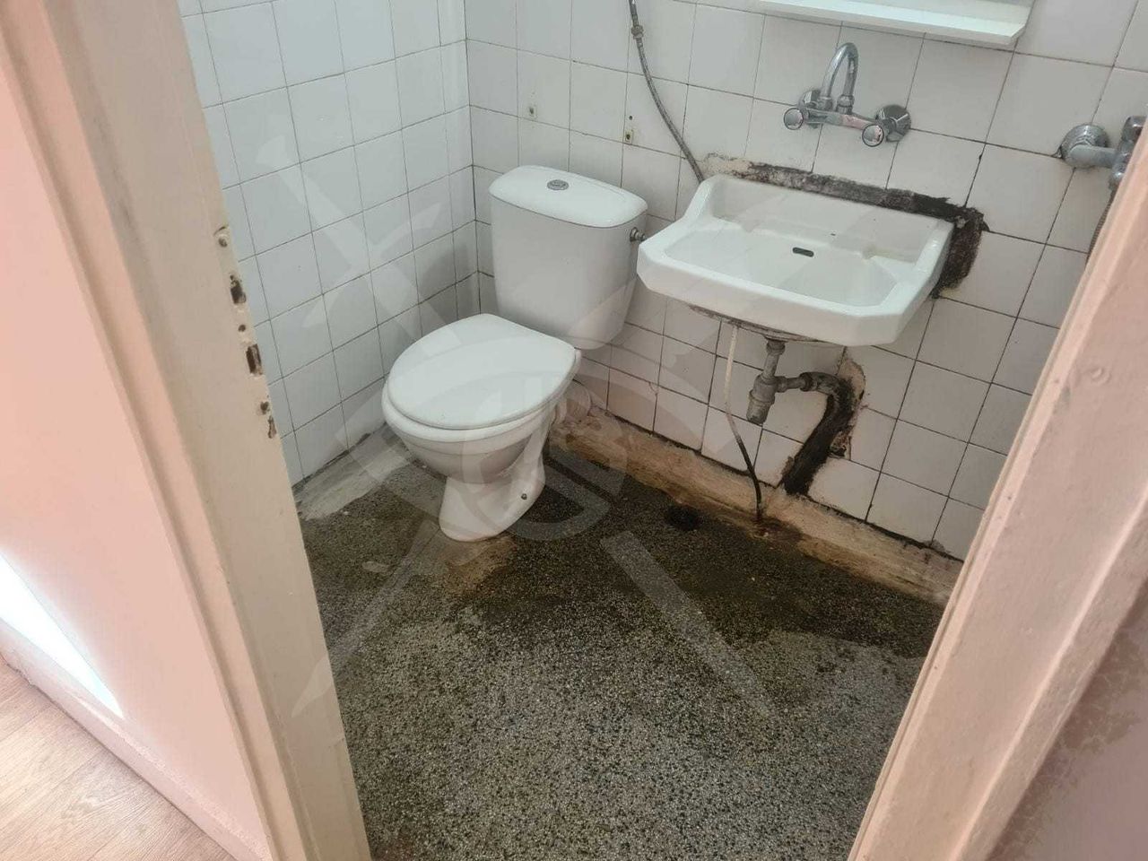 Дава се под наем Едностаен апартамент в Варна, Левски - 25 кв.м за 225 € - Снимка #5