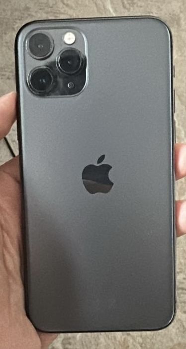 Iphone 11 pro  в идеальном состояний с коробкой