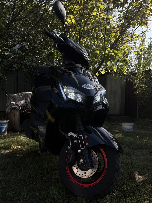 M8 li-ya мопед/скутер