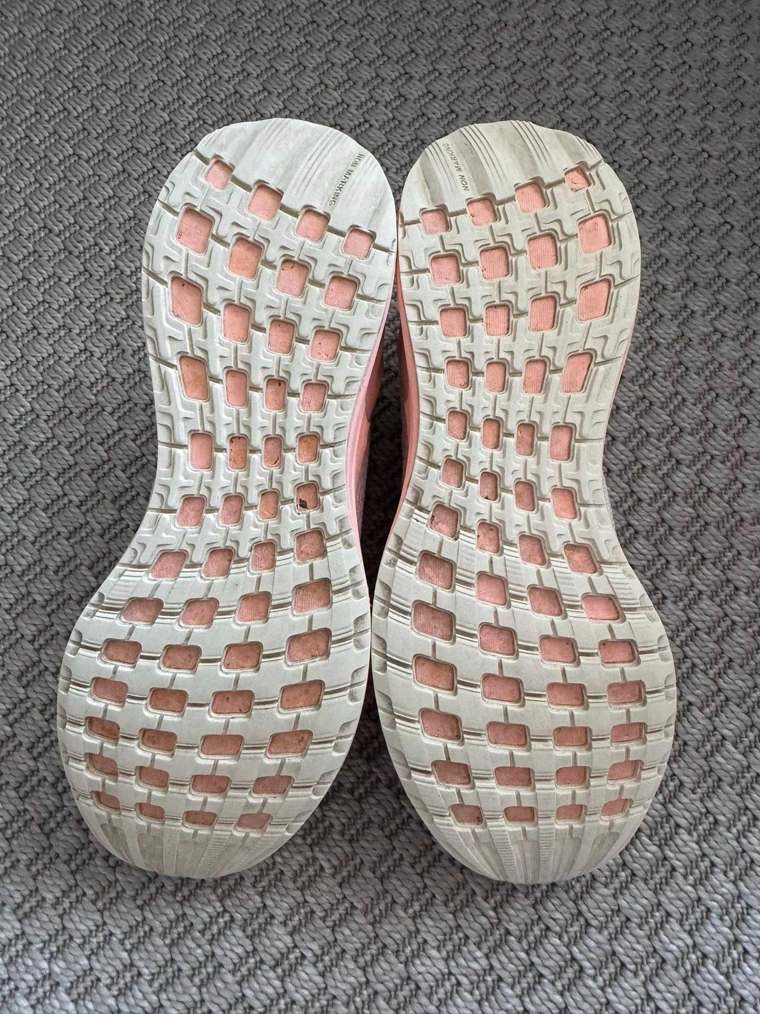 Adidas дишащи летни маратонки, номер 38 в коралов цвят