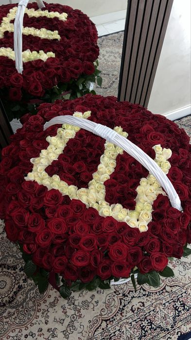 301 роза в корзине