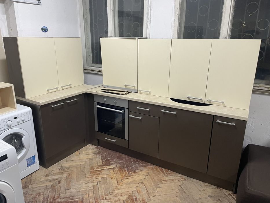 Мебели за кухня.