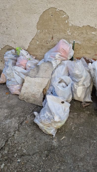 Debarasez moloz și deseuri din constructii