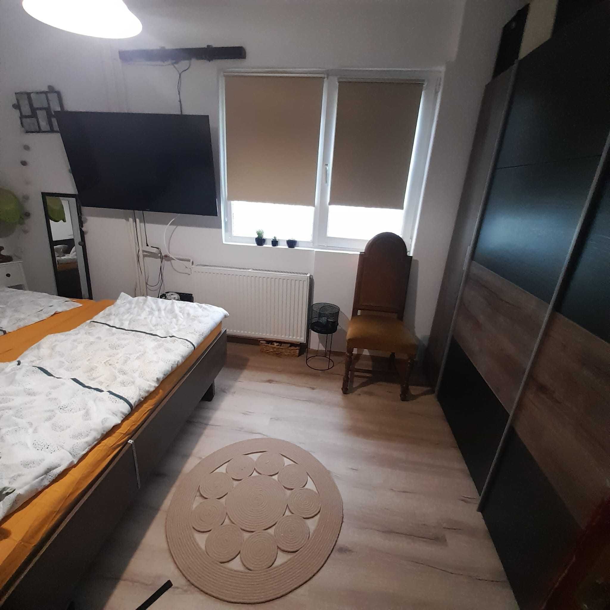 Proprietar, vand apartament 2 camere semidecomandat, parter