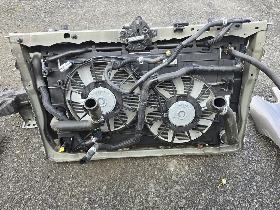 Bara capot aripa far radiatoare trager intaritura toyota auris II face