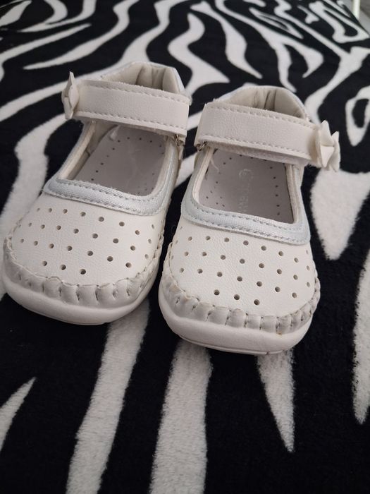 Sandale fetițe numărul 18