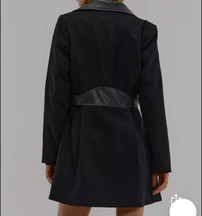 Дамско пълто с кожени детайли