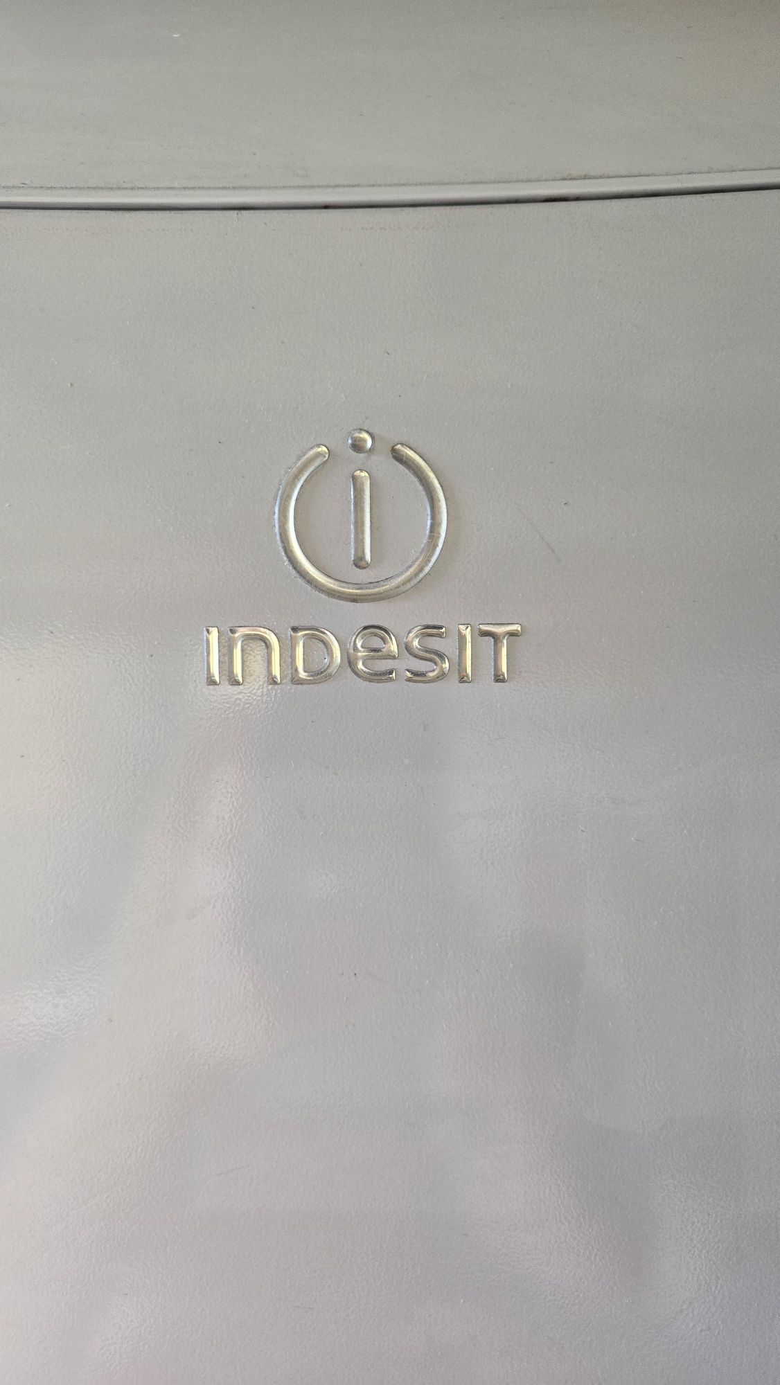 Хладилник с камера Indesit