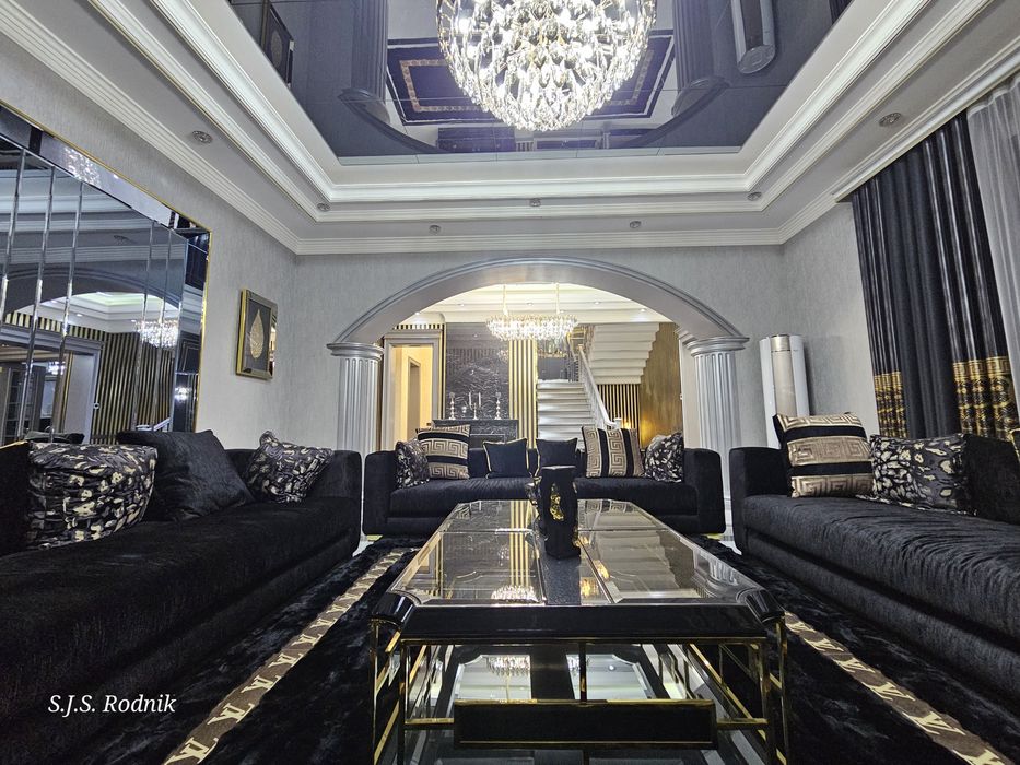 Юнусабад 18. Новый дом. 4сот. 8 комнат. 9 санузлов.