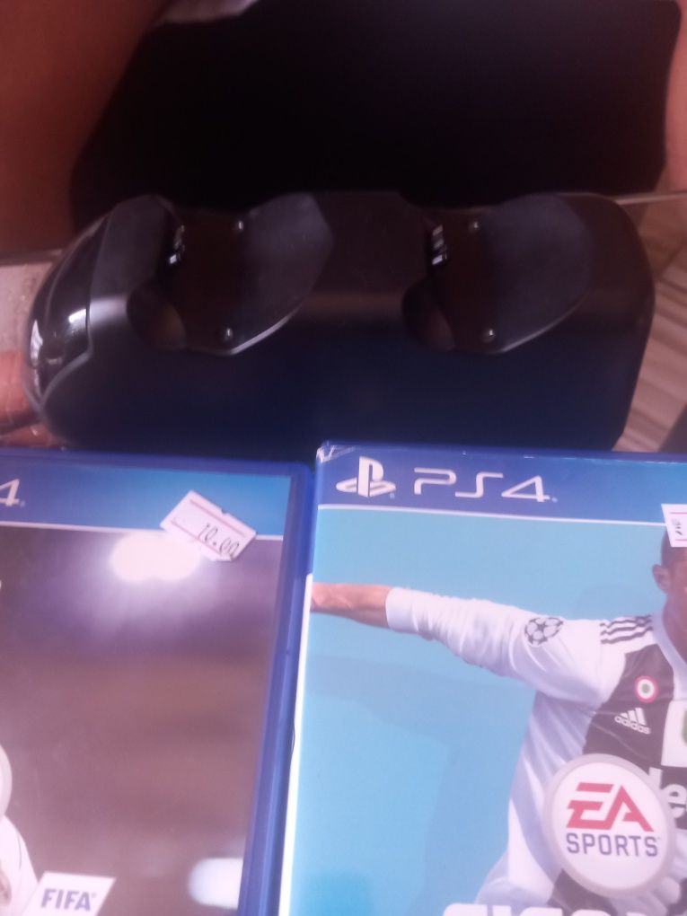 Игра за плейстейшън  4+зарядна станция