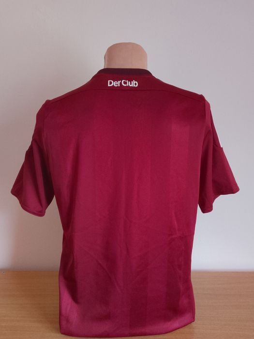 Tricouri Fotbal Germania: Bayern, Nurnberg

Stare: 9/10. Foarte