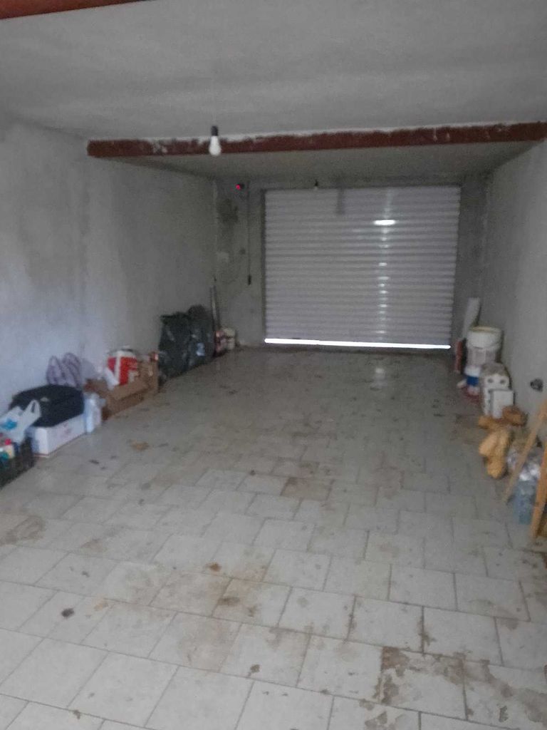 Продава се Къща в Разград, Орел - 684 кв.м за 622 €/кв.м - Снимка #4