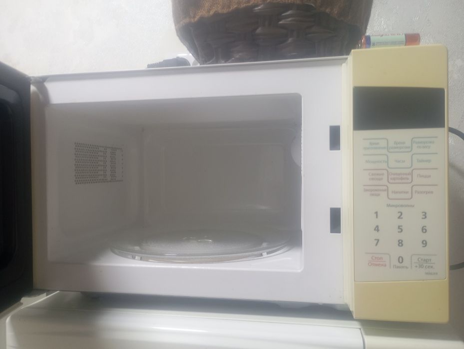 Продается своя микроволновка Самсунг