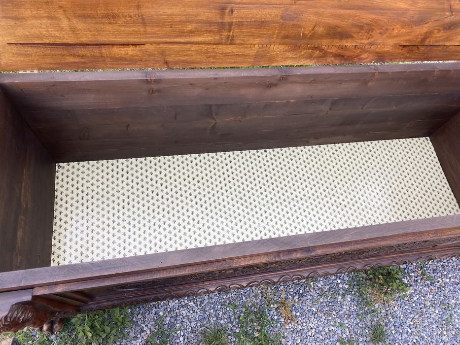 Cufar / lada antica ln masiv