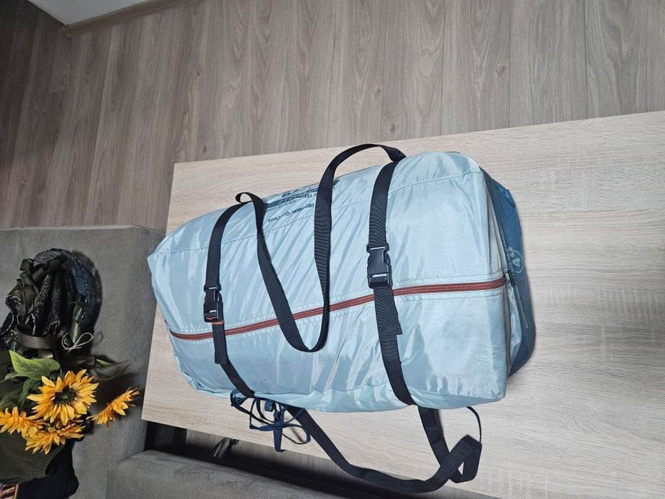 Палатка с предверие и две спални помещения за четирима човека