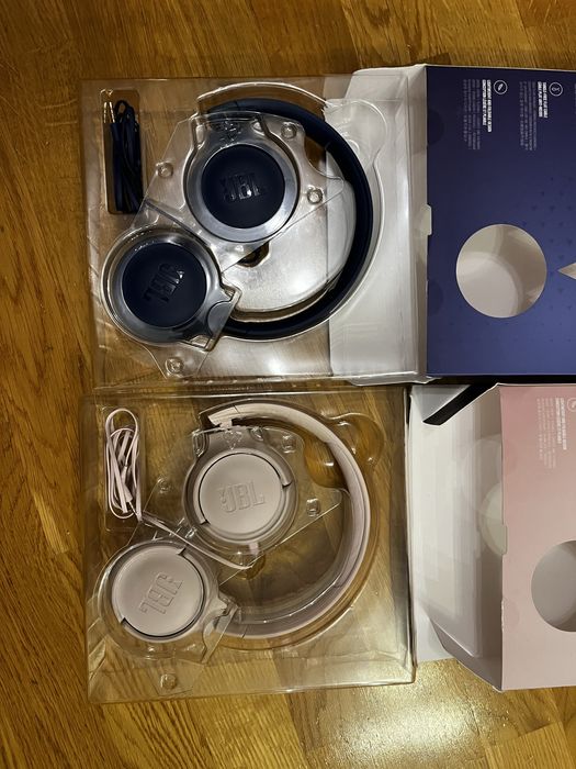 Неразличими от нови слушалки JBL  Tune 500