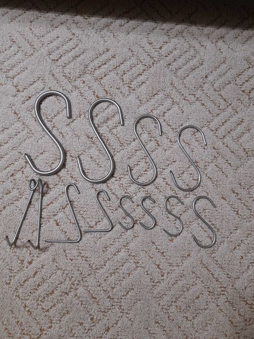 Carlige inox incepand de la 2,5 lei