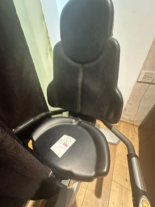 Bicicletă fitness Matrix TX5 recumbent – cu TV și multiple funcții