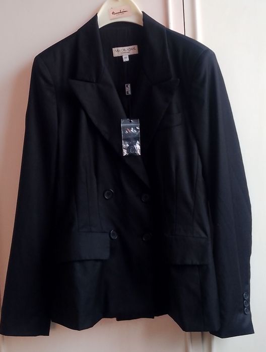 Дамско вталено сако