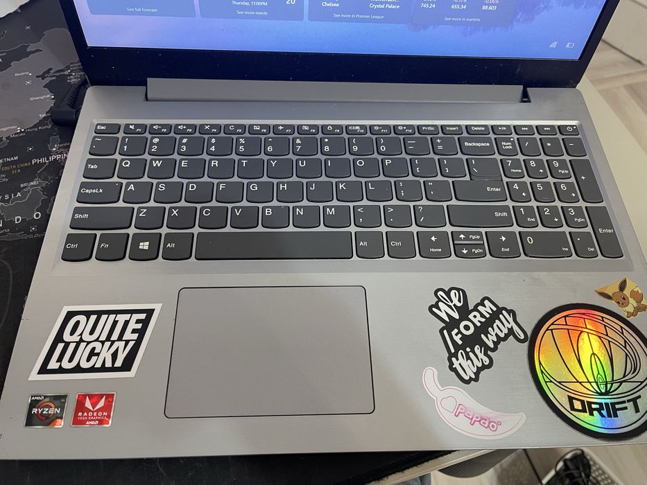 Laptop LENOVO IdeaPad 81LW Ryzen 3 3200U + 8GB Ram PENTRU PIESE