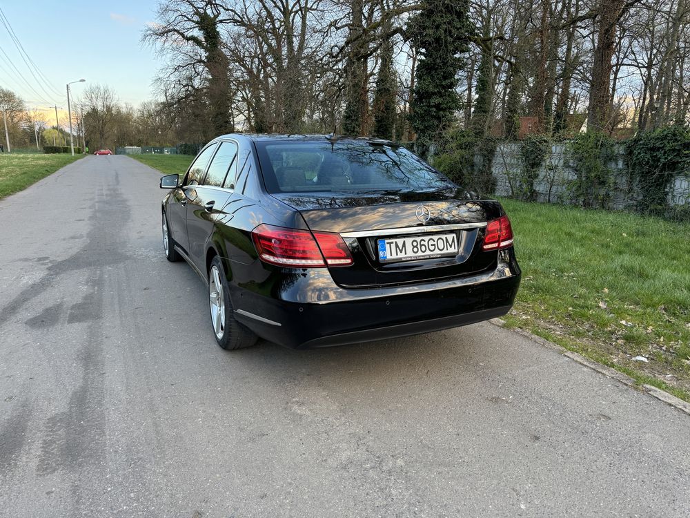 Mercedes E200, an 2014. Motor 2.2 CDI, euro 5, cu multe dotări.