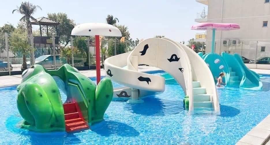 Apartament 2camere in Alezzi Beach(Mamaia Nord) in prima linie la mare