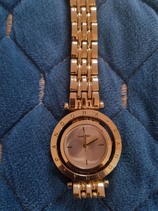 Продам женские часы