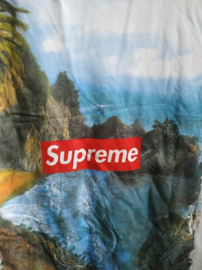 Продам новую модную футболку Supreme M размер