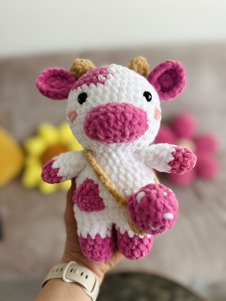 Văcuța amigurumi croșetată