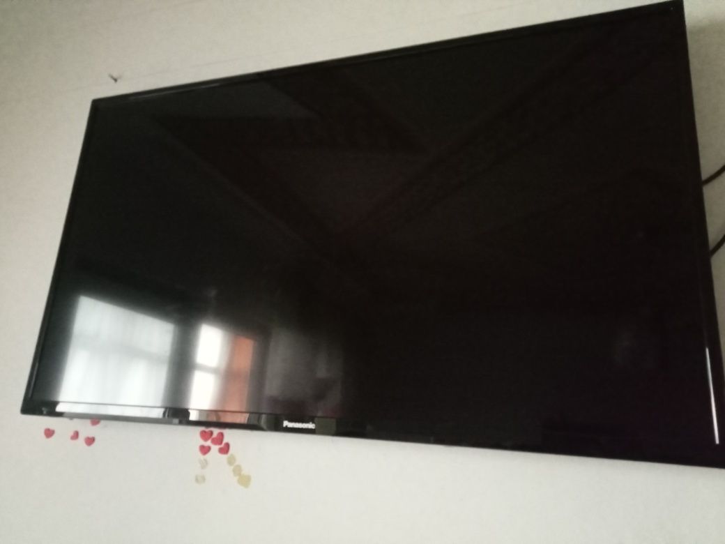 Tv Panasonic  menționez nu este Smart