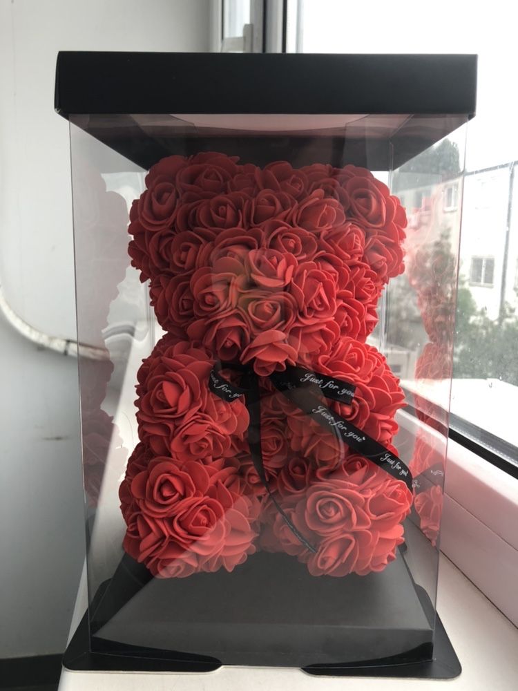 Ursulet de 25 cm din trandafiri de spuma rosii 100 lei