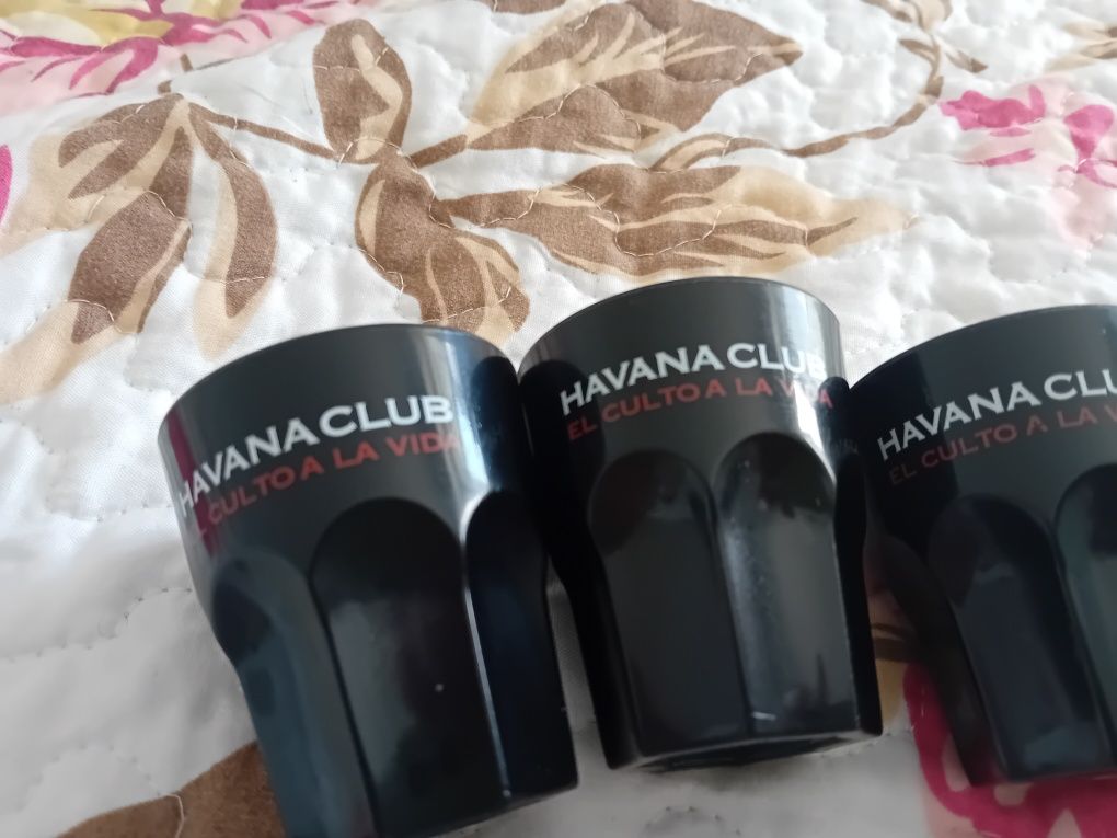 ==÷ vând 6 paharele shot hawana club noi