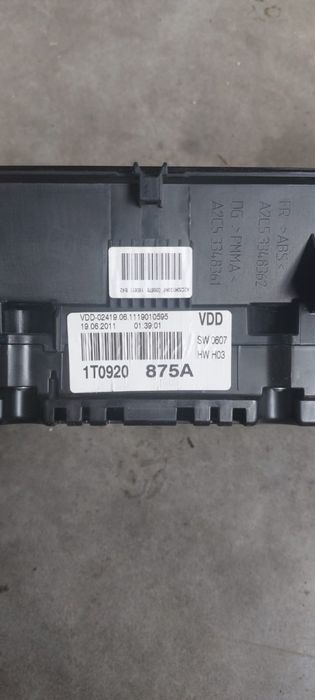 Ceasuri bord Volkswagen Touran facelift (2010-2015) 1T0920875A