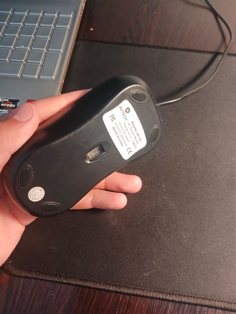 Igravoy naushnik , HDD va sichqoncha sotiladi