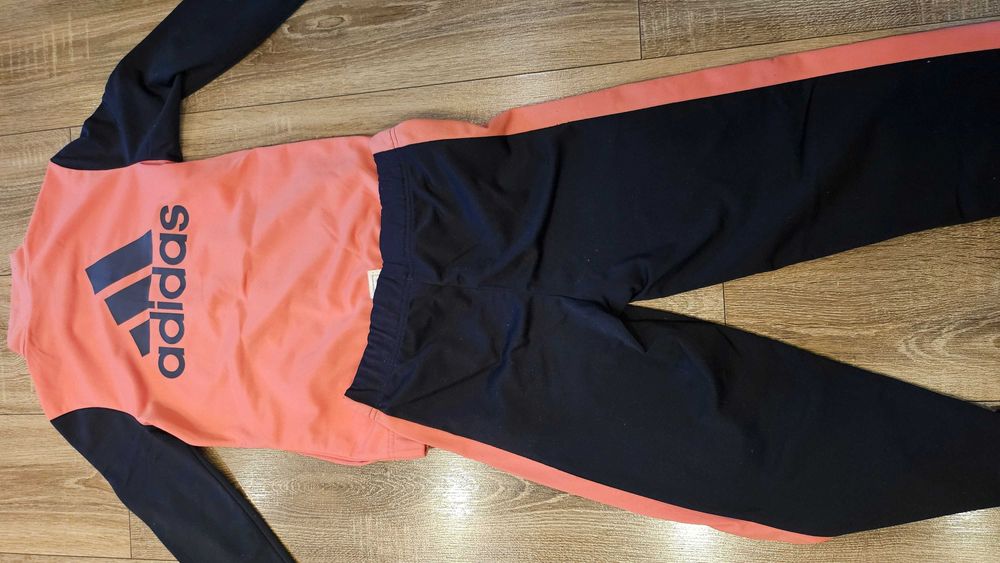 Детски спортен екип Адидас