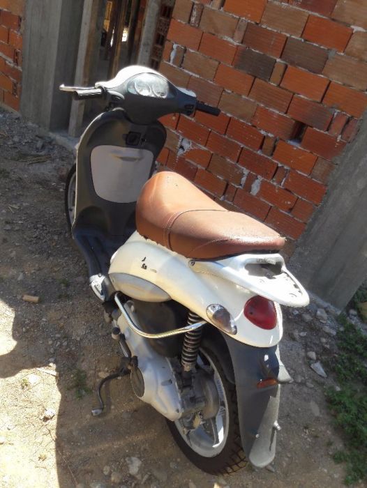 продавам piaggio liberty 125 150 на части