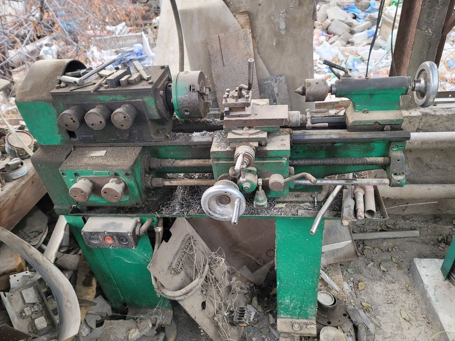 Токарный станок..