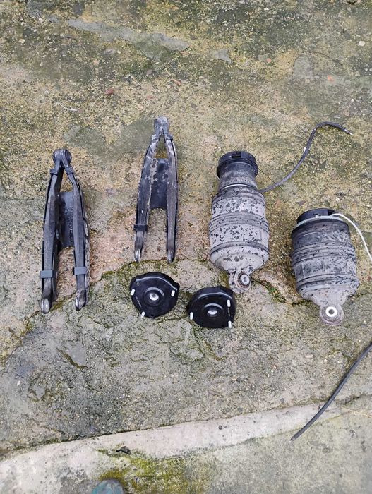 Продавам задно окачване въздушно за mercedes e220