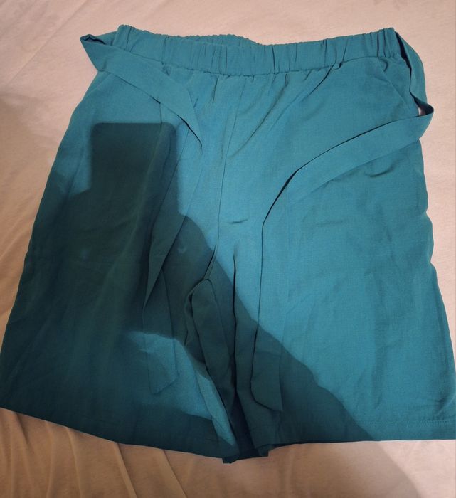 Зелени къси панталони