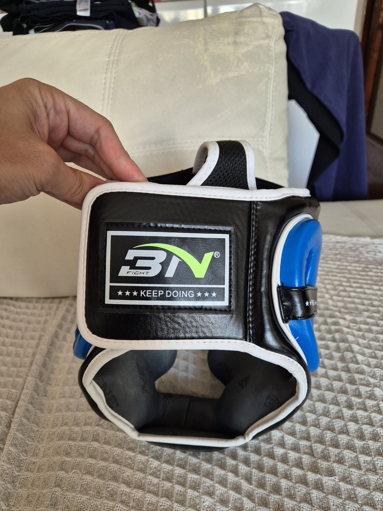 BN boxing headgard L size