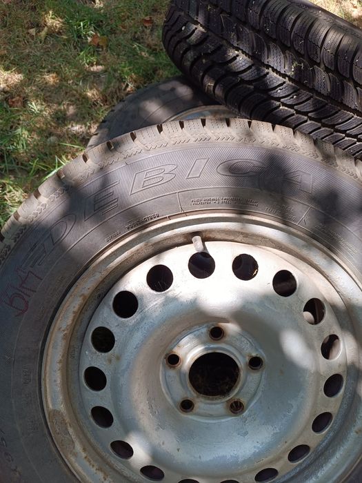 Зимни гуми 195/65R15