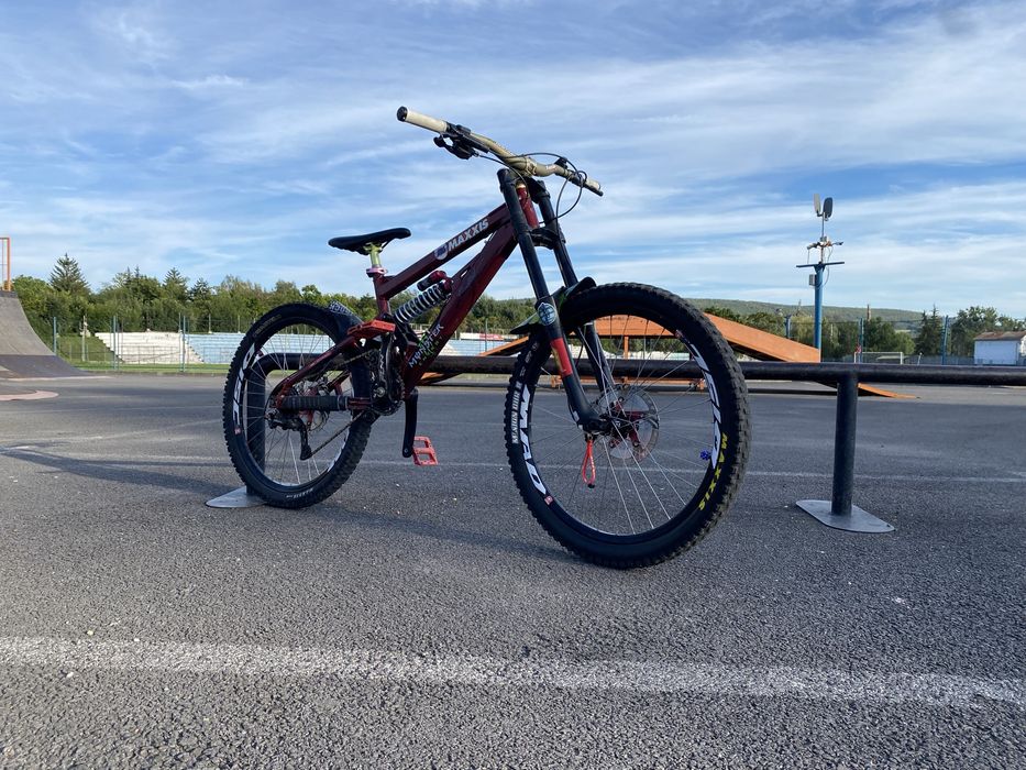 Vând Duncan Cane Corso DH BIKE