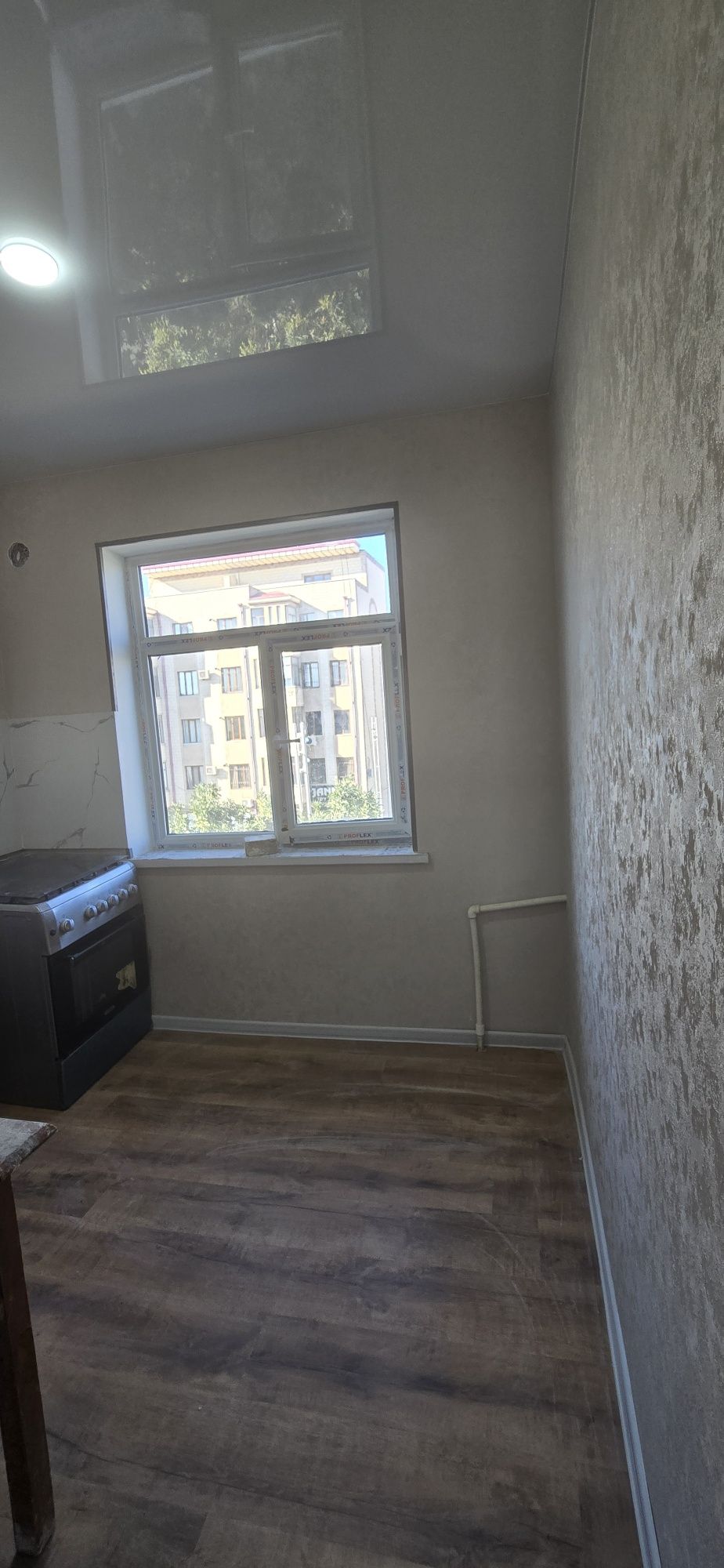 Продаётся 2х ком квартира на 4 этаже, ор:Горгаз, Чорбок ош марказ,Сити