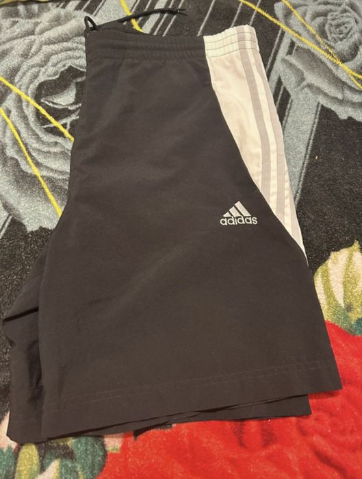 Pantaloni scurti adidas