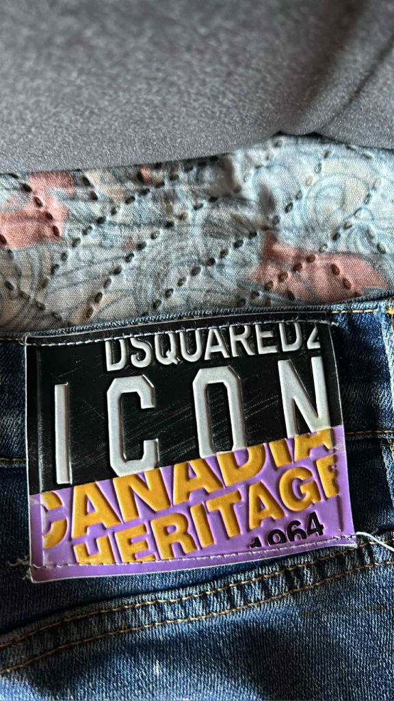 Къси дънки на DSQUARED2