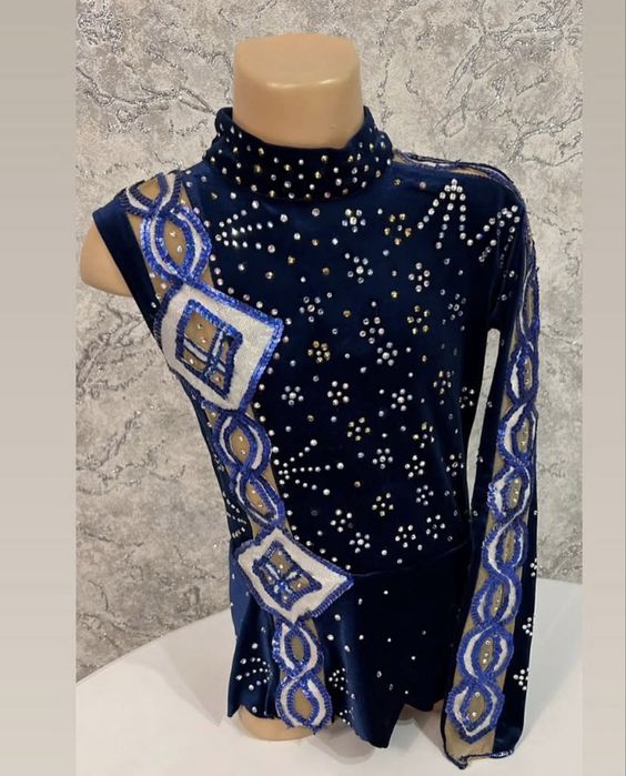 Купальник для художественной гимнастики.