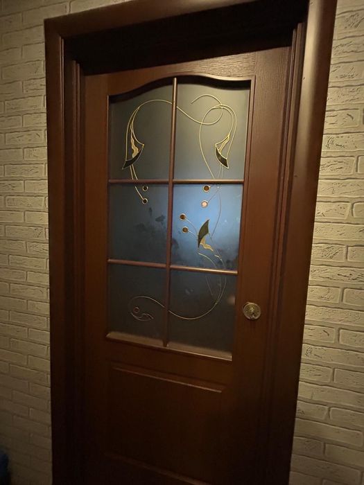 Продам межкомнатные двери б/у