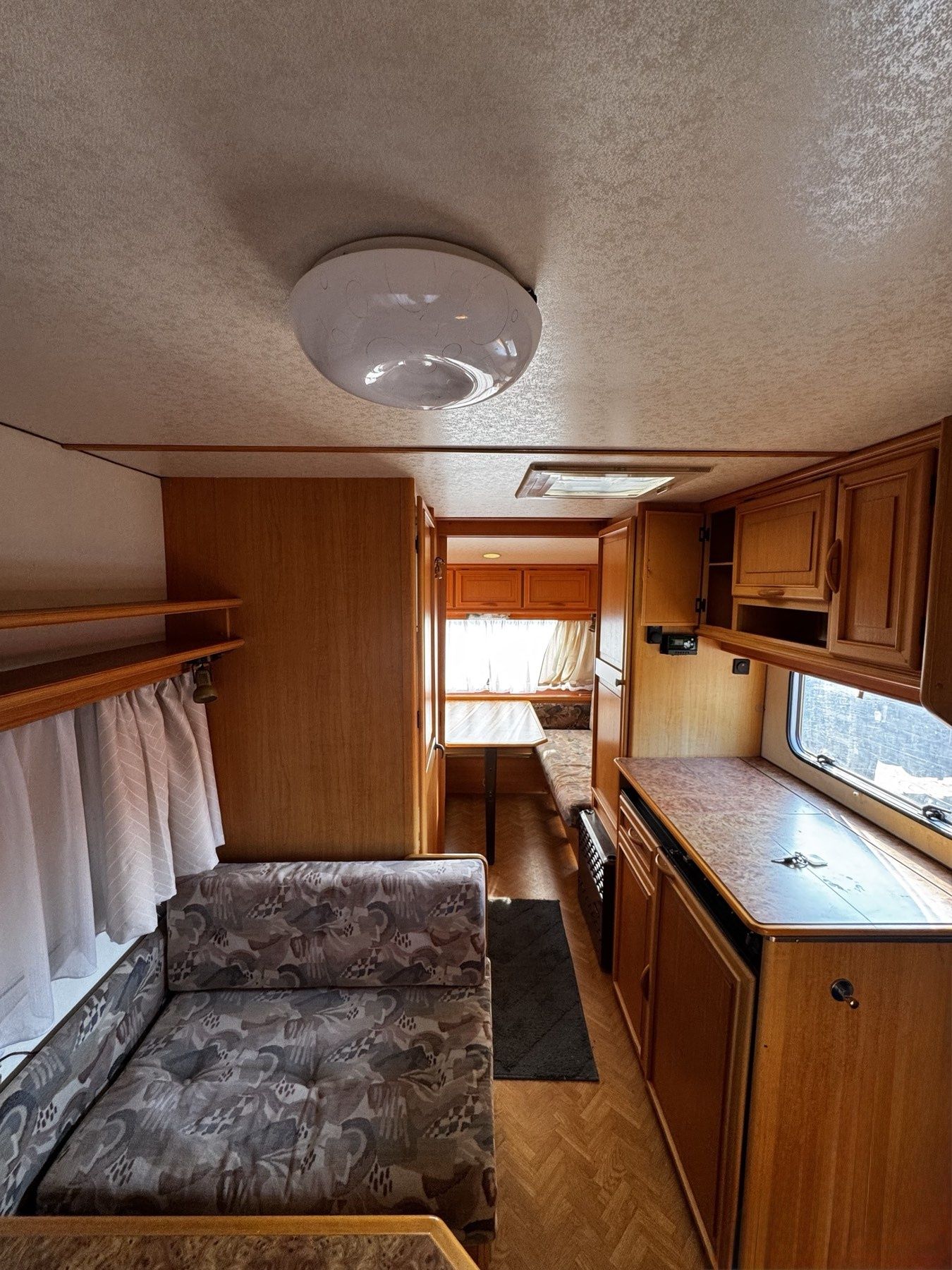 Продавам Каравана LMC