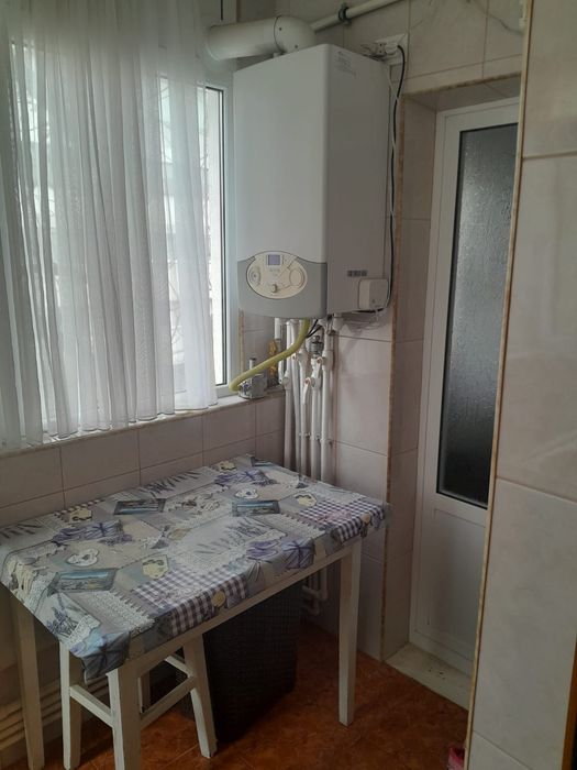 Vând apartament 3 camere Str. Podgoriilor